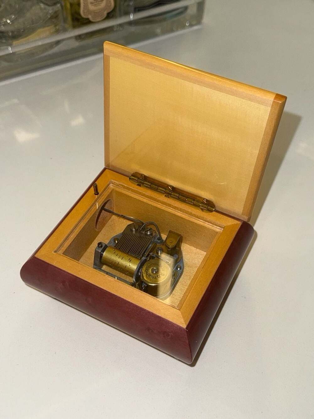Vintage Reuge Romance Swiss Movement Inlaid Wood Floral Music Box Made in Italy